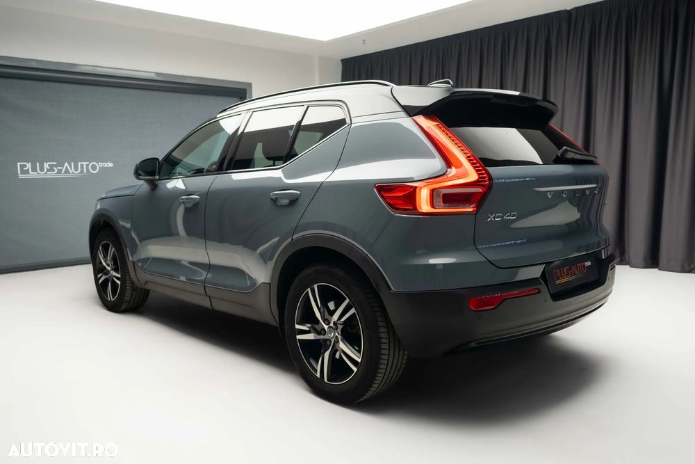 Volvo XC 40 B4 AT8 AWD Mild Hybrid R-Design - 37