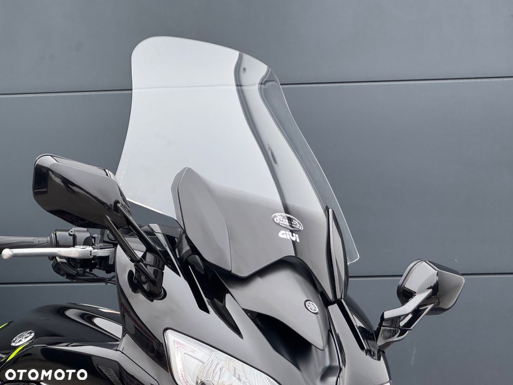 Yamaha FJR - 2