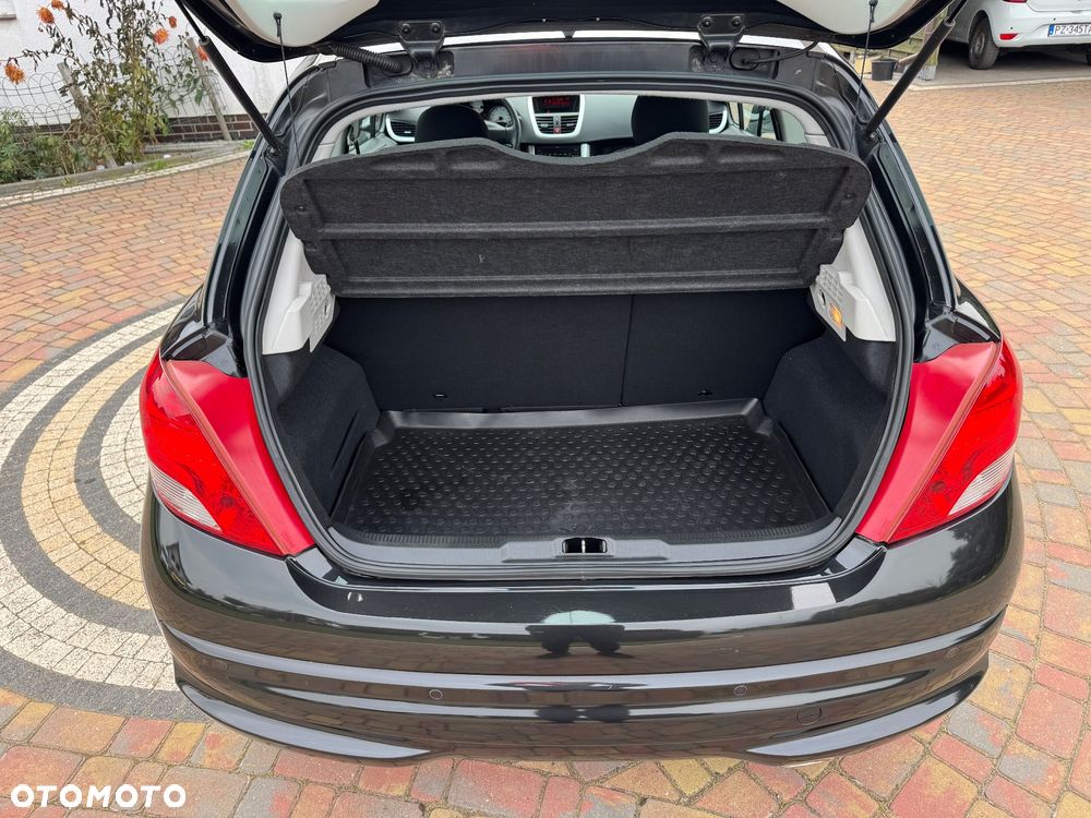 Peugeot 207 - 17
