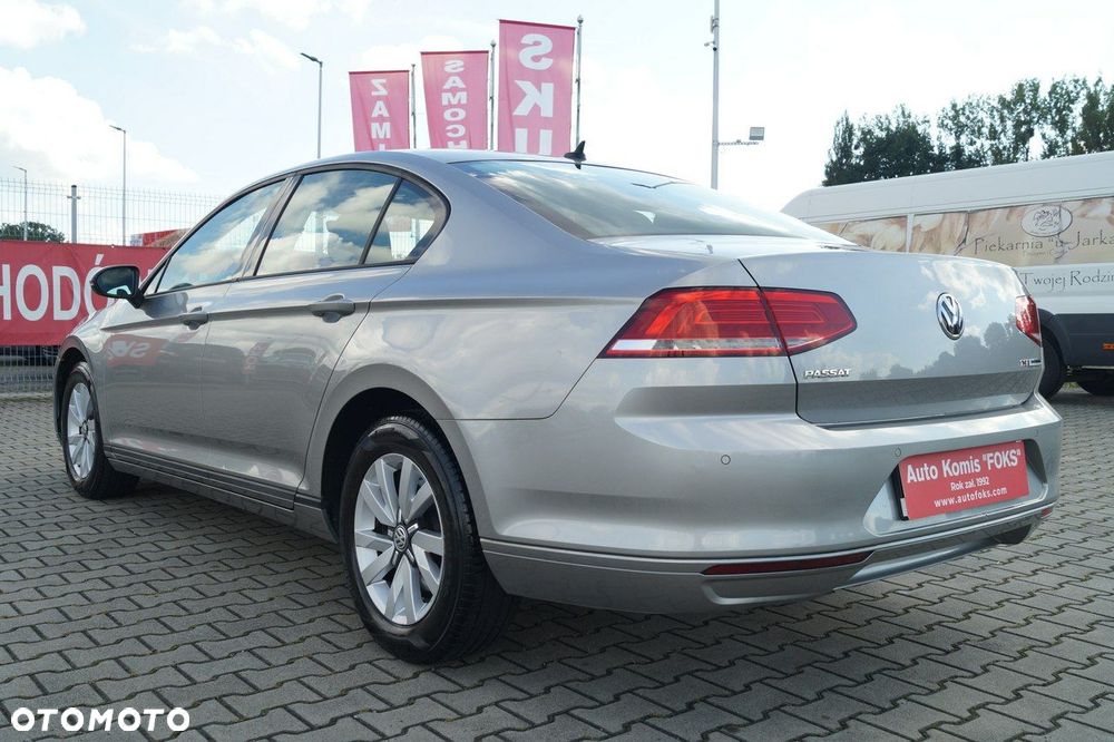 Volkswagen Passat - 9