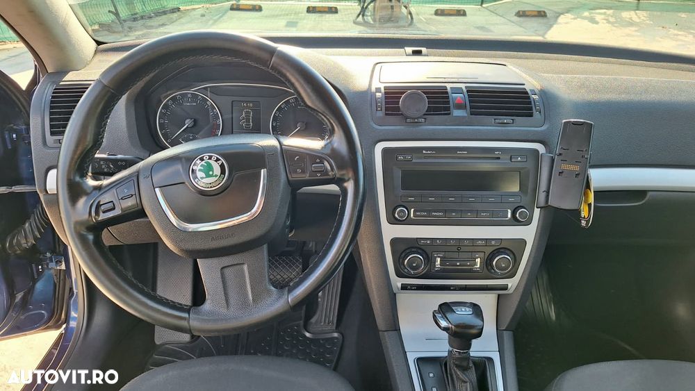 Skoda Octavia 1.6 TDI DPF DSG Ambiente - 10