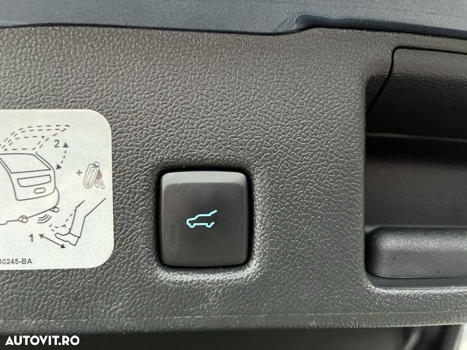 Ford Kuga - 22