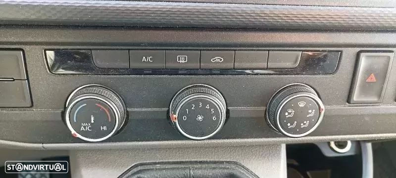 VW TRANSPORTER 2.0 TDI BUSINESS AC - 10