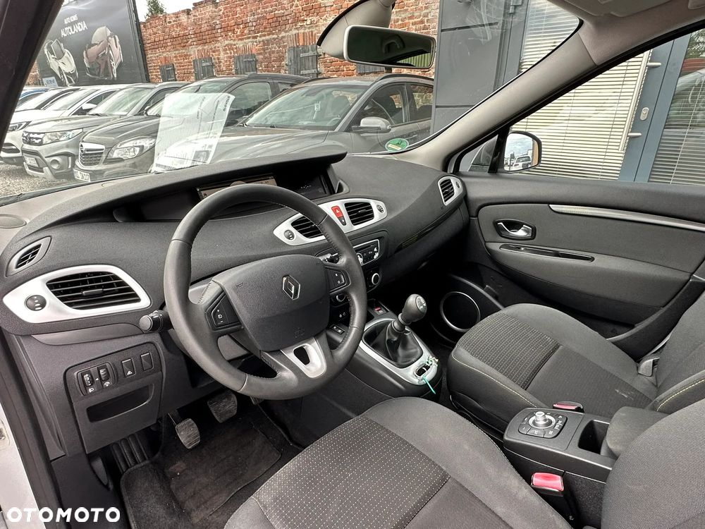 Renault Scenic 1.5 dCi Emotion - 12