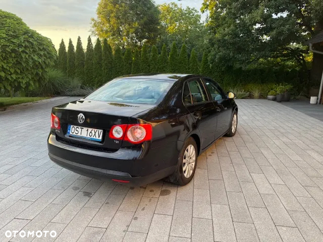 Volkswagen Jetta 1.9 TDI Comfortline - 5