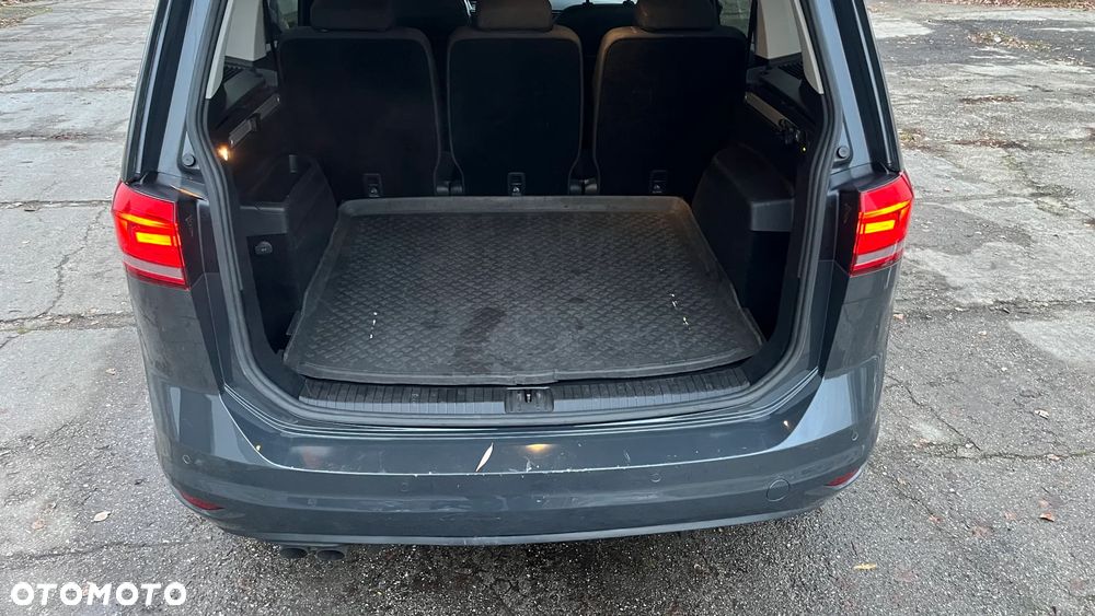 Volkswagen Touran 2.0 TDI SCR (BlueMotion Technology) DSG Highline - 13