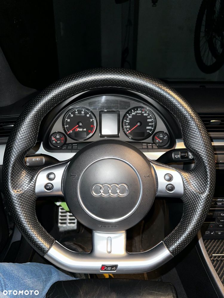 Audi RS4 Avant - 16