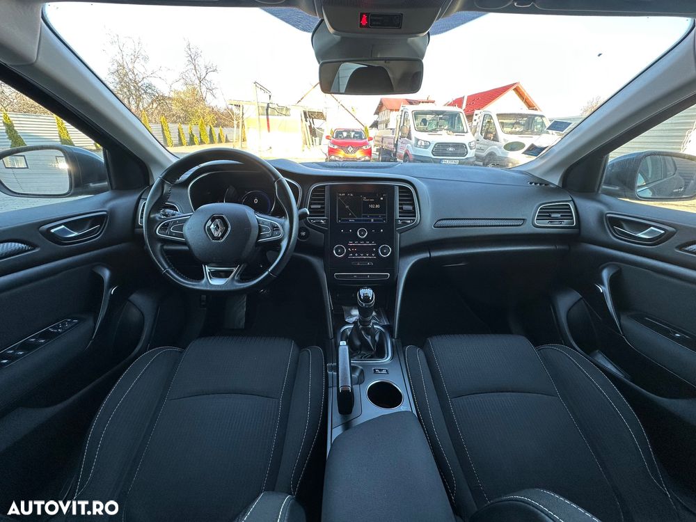 Renault Megane BLUE dCi Zen - 11