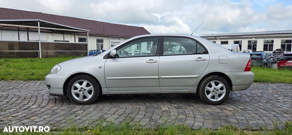 Toyota Corolla 1.6 Sdn. Xellence - 12
