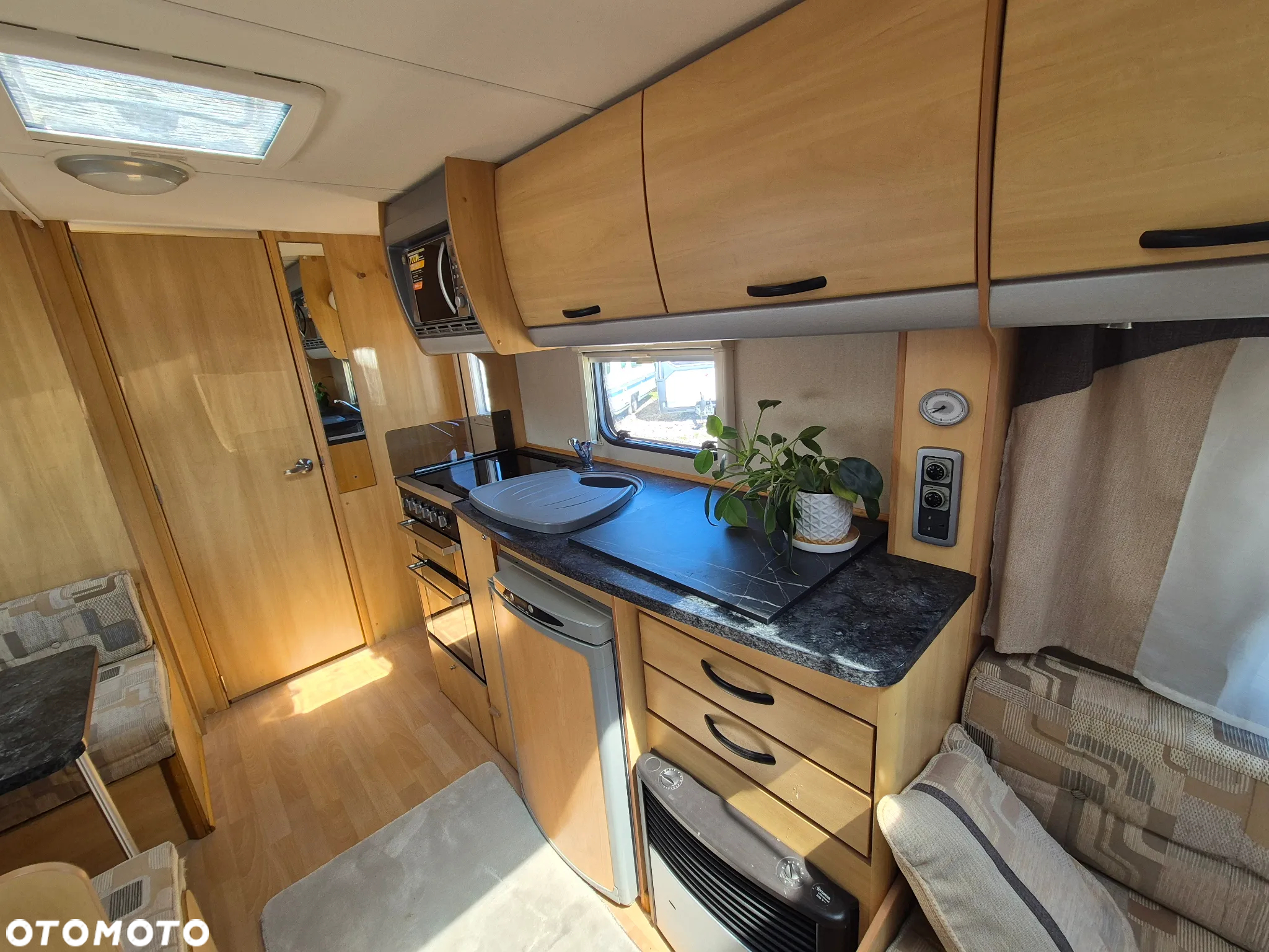 SWIFT STERLING EUROPA 520 - 22
