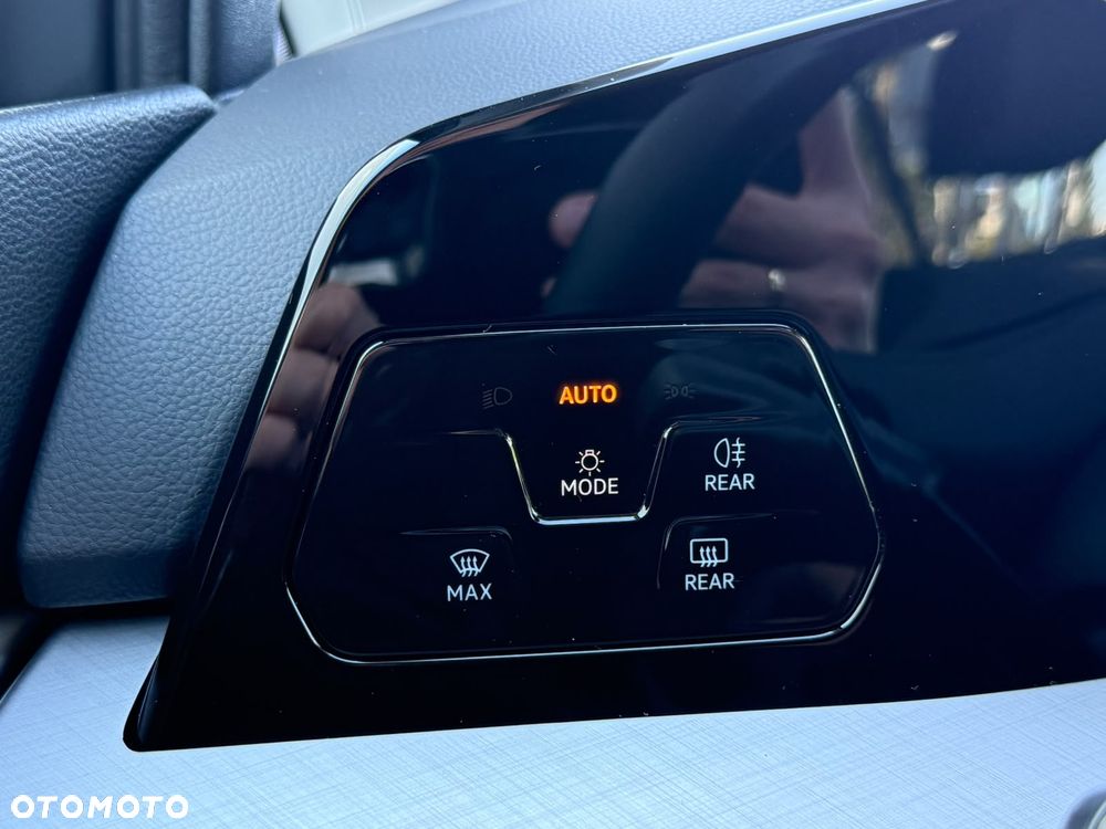 Volkswagen Golf Variant 1.5 eTSI mHEV Life DSG - 19