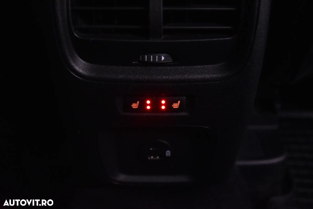 Ford Kuga - 24