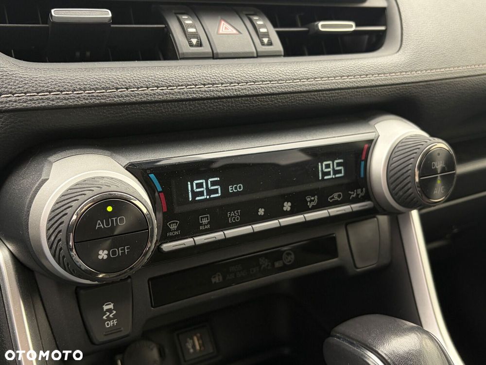 Toyota RAV4 - 16