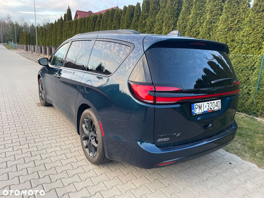 Chrysler Pacifica - 3