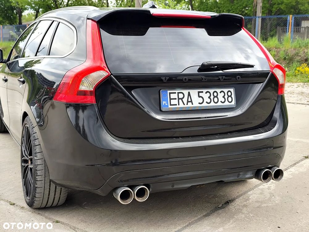 Volvo V60 D6 AWD Plug-in Hybrid Summum - 9