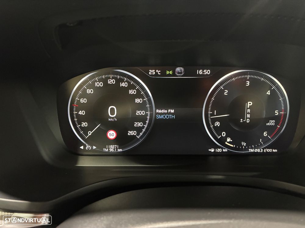 Volvo V60 2.0 D4 R-Design Geartronic — fotografia 13