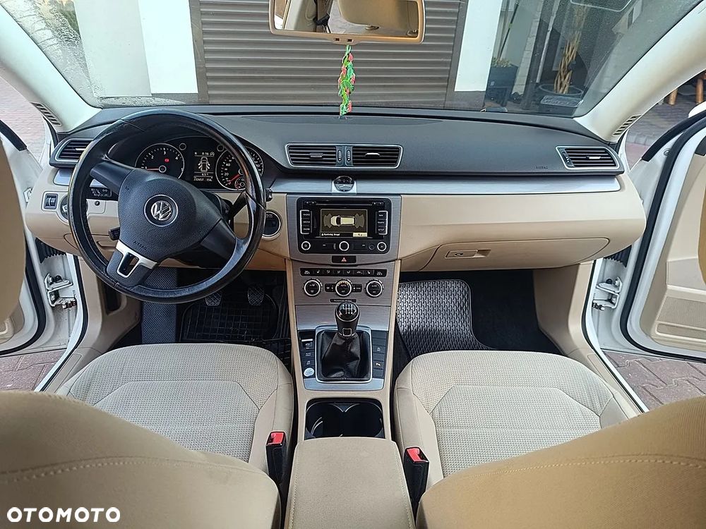 Volkswagen Passat 2.0 TDI Highline - 17