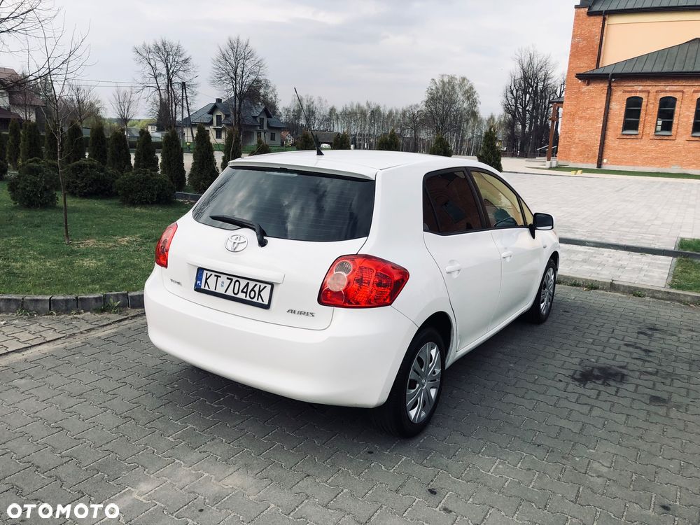 Toyota Auris 1.6 VVT-i Terra - 3