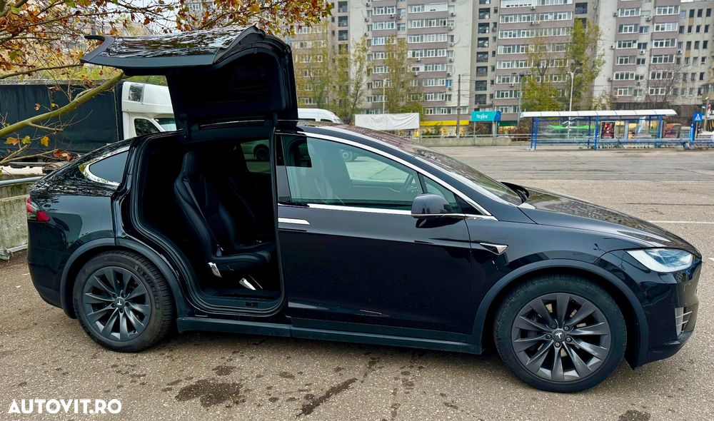 Tesla Model X - 20