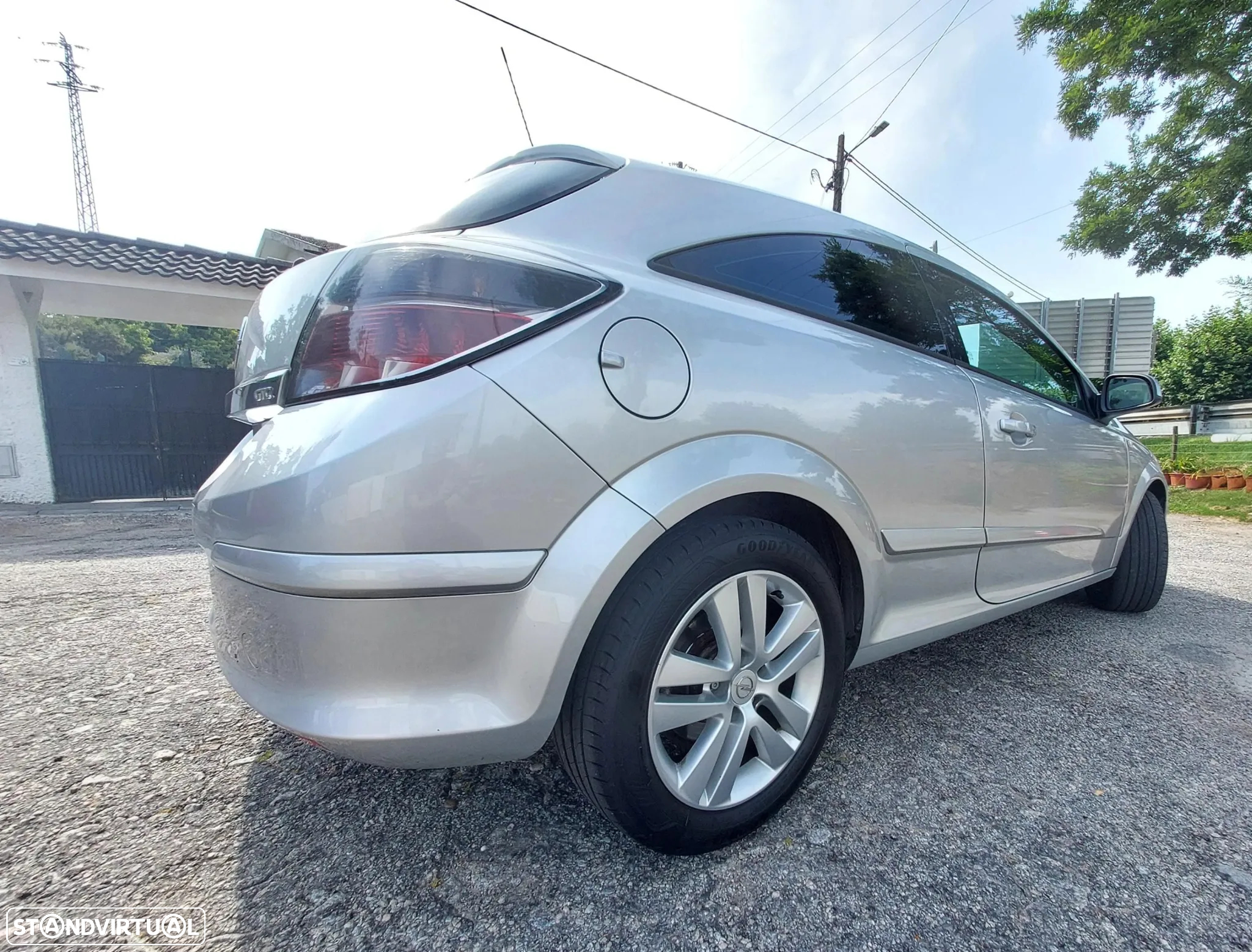 Opel Astra GTC 1.3 CDTi - 4