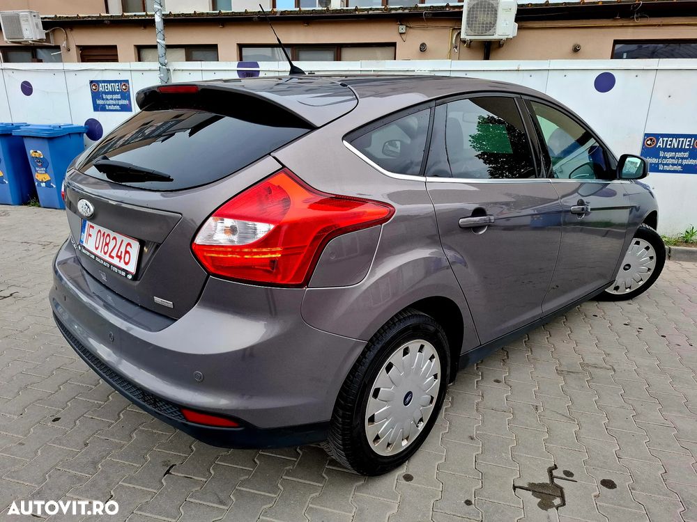 Ford Focus 1.6 TDCI ECOnetic 88g Start-Stopp-System Titanium - 6