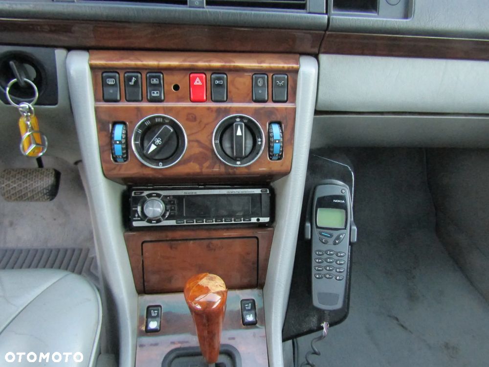 Mercedes-Benz W124 (1984-1993) - 28