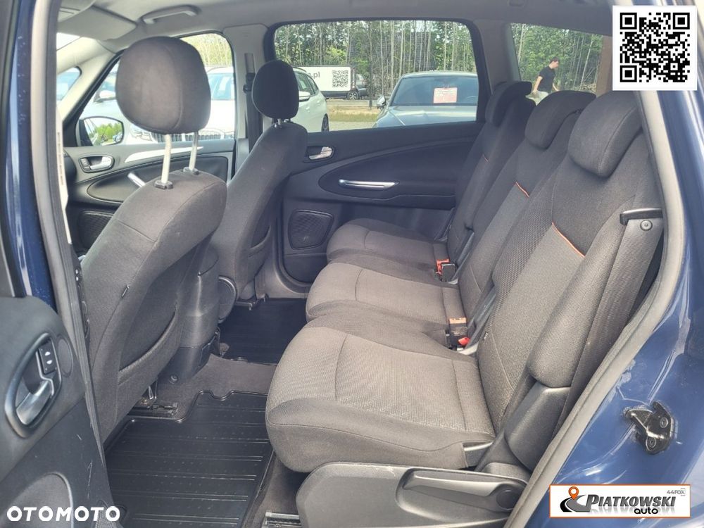 Ford S-Max - 13
