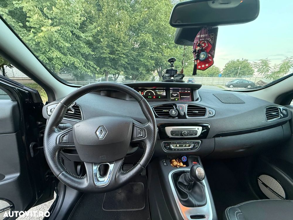 Renault Grand Scenic ENERGY TCe 130 S&S Bose Edition - 3