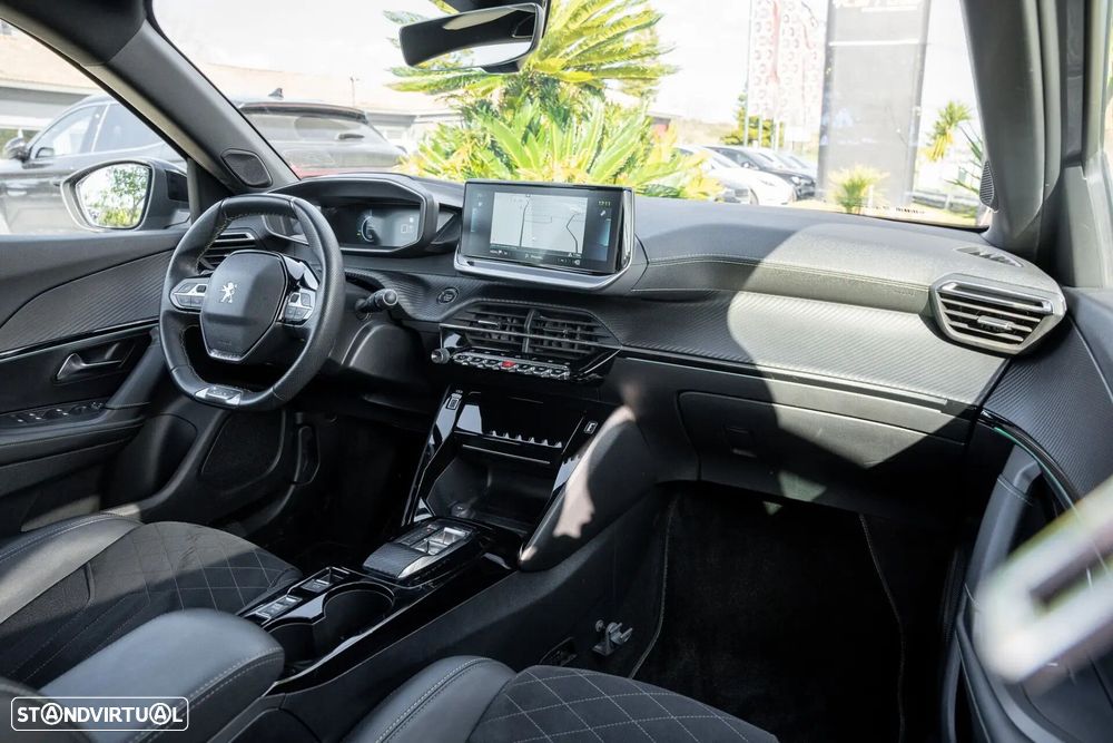 Peugeot e-2008 50 kWh GT - 17