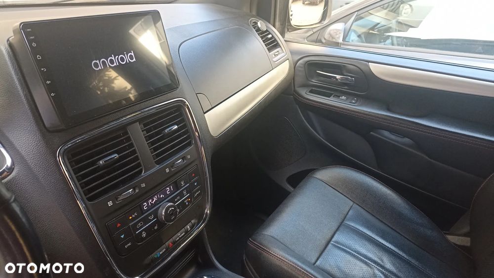 Dodge Grand Caravan 3.6 R/T - 9