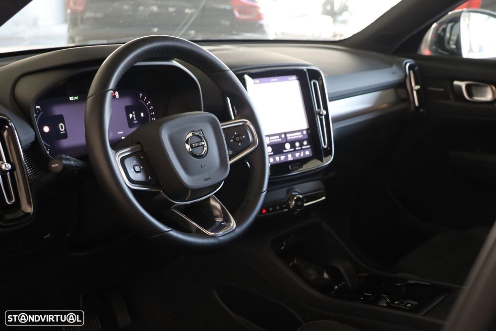 Volvo XC 40 2.0 B3 Plus Dark - 12