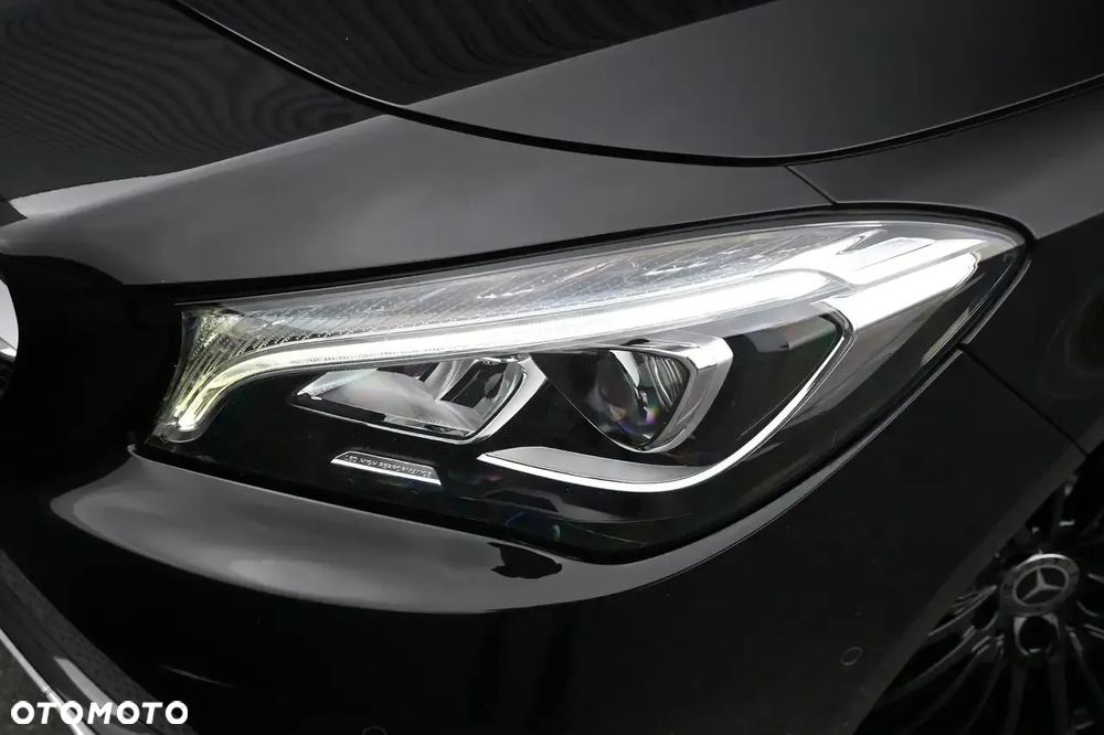 Mercedes-Benz CLA - 12