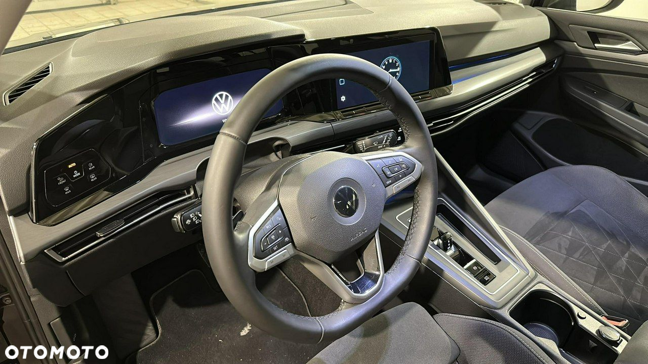 Volkswagen Golf - 11