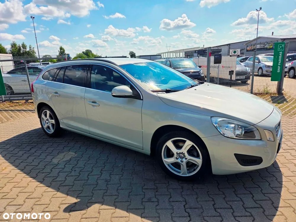 Volvo V60 D2 Momentum - 4