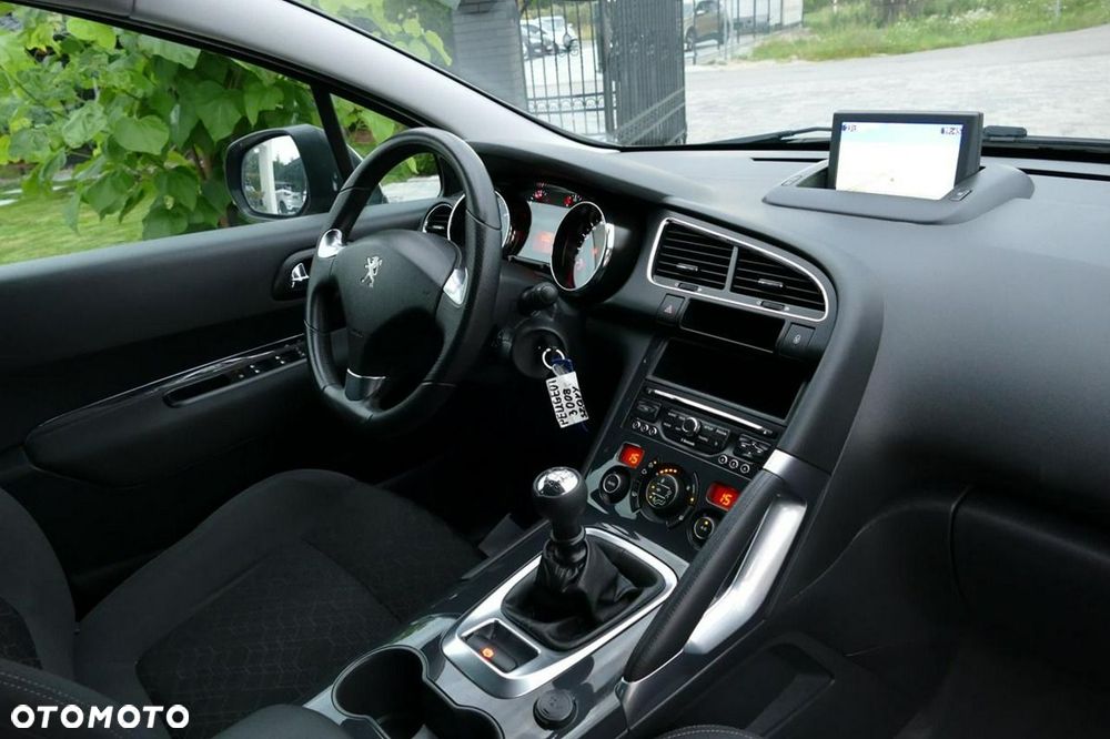 Peugeot 3008 1.2 PureTech GPF Allure S&S - 23