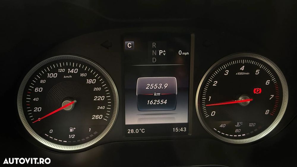 Mercedes-Benz C - 12