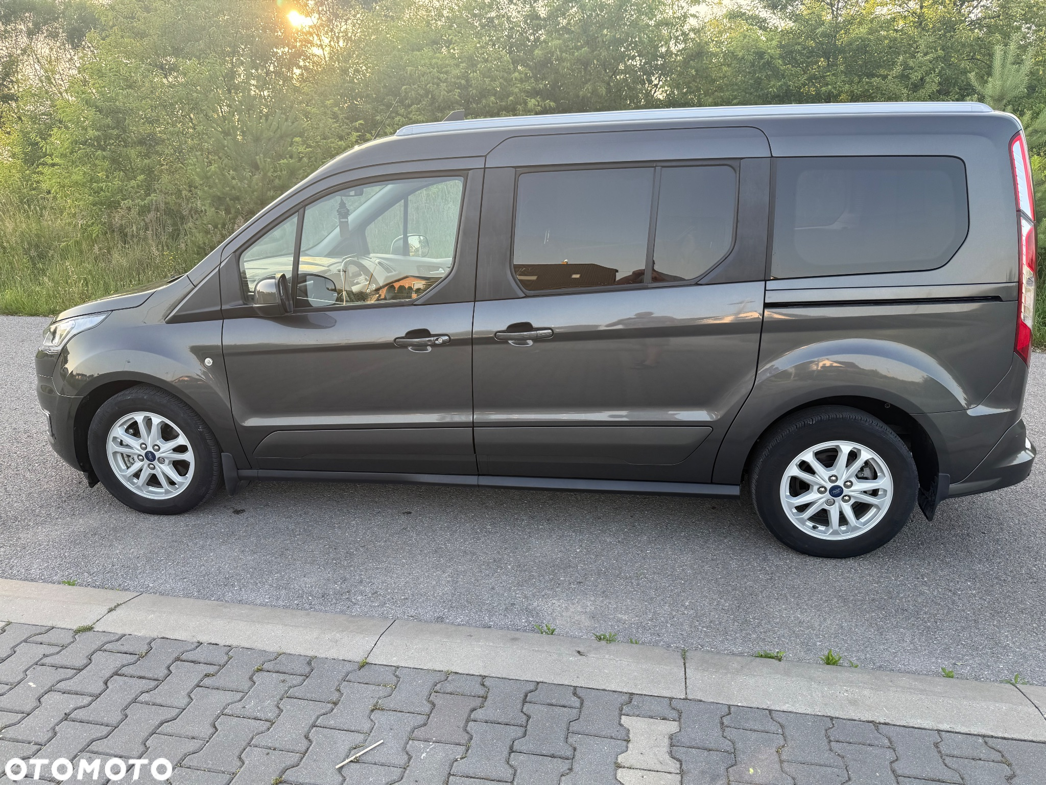 Ford Tourneo Connect Grand - 5
