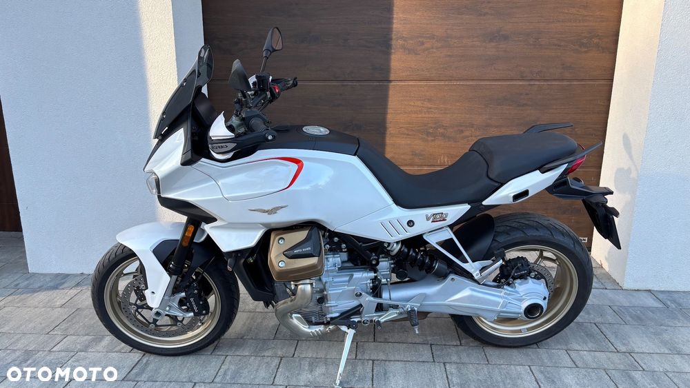 Moto Guzzi V100 Mandello - 9