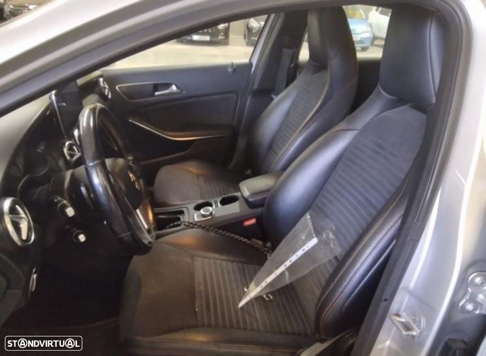 Mercedes-Benz A 220 - 4