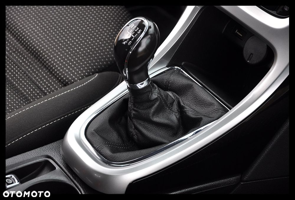 Opel Astra 1.6 Turbo Innovation - 36