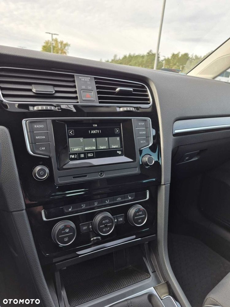 Volkswagen Golf - 16