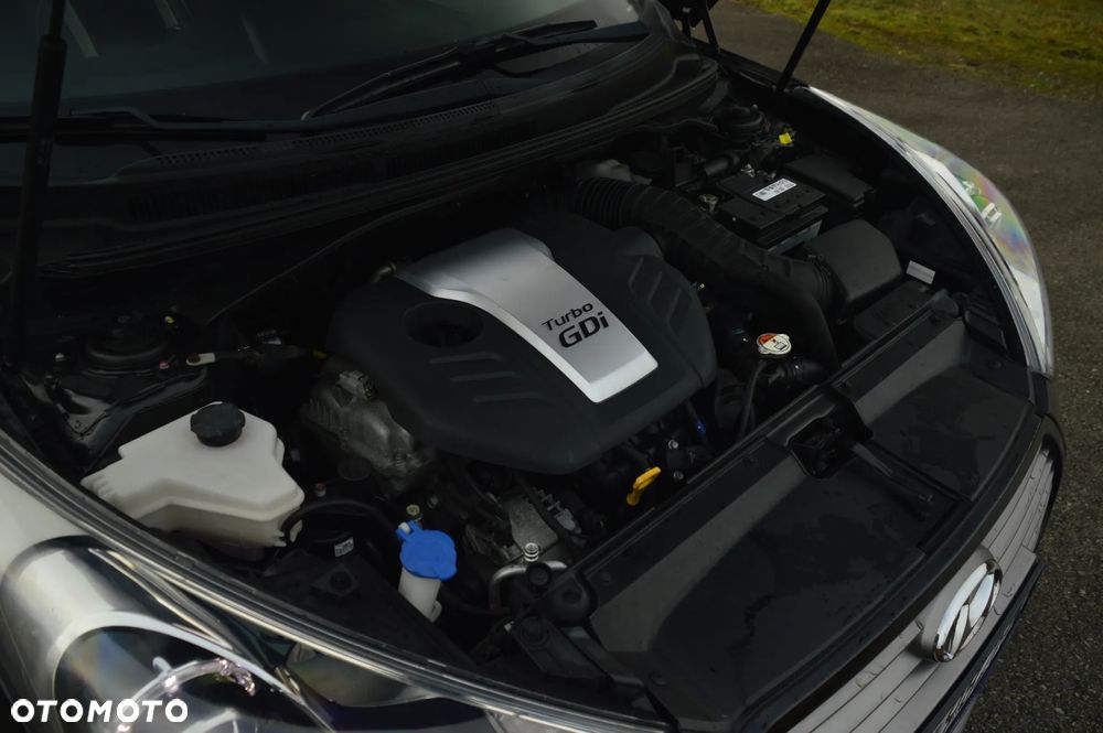 Hyundai Veloster - 39