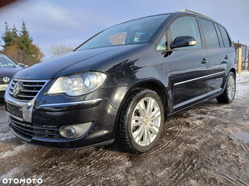 Volkswagen Touran - 1