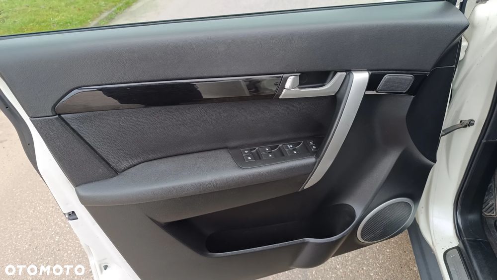 Chevrolet Captiva 2.2 D LT+ - 25