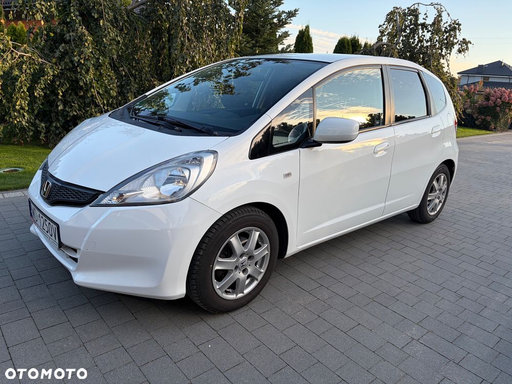 Honda Jazz 2011 photo 2