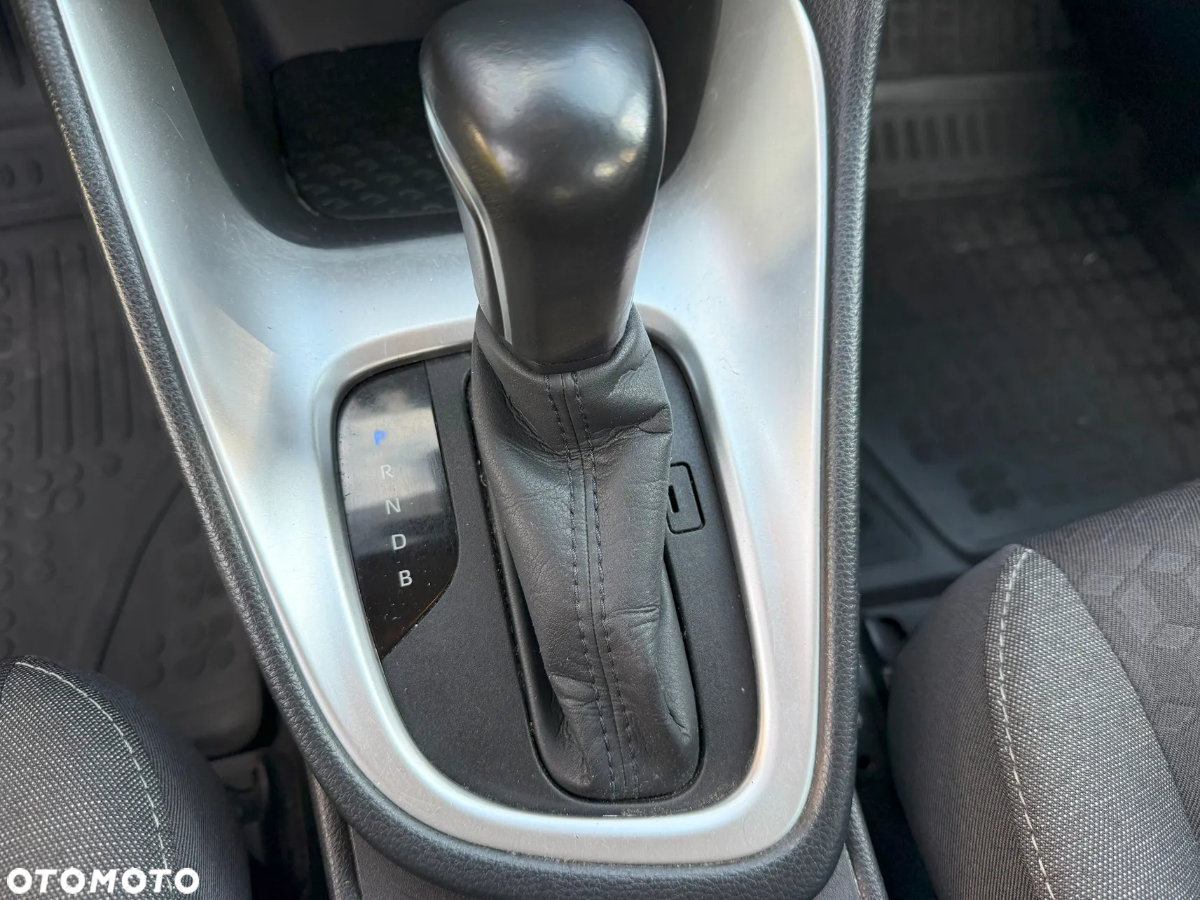 Toyota Yaris 1.5 Comfort CVT - 15