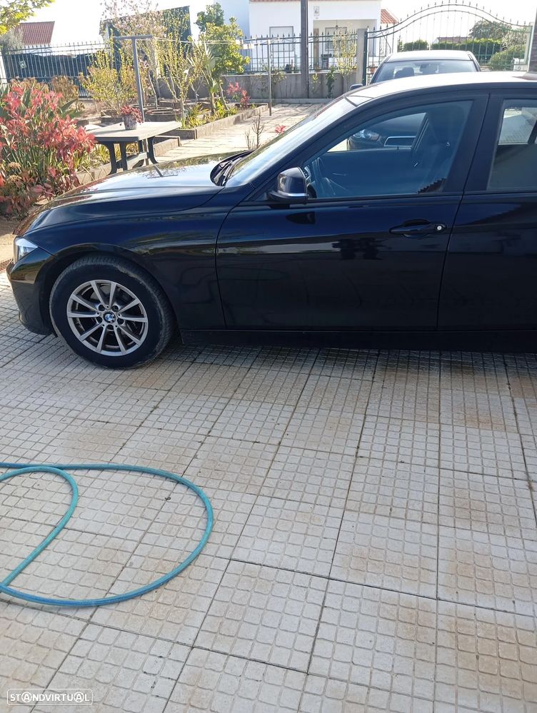 BMW 318 d Navigation Sport Auto - 2