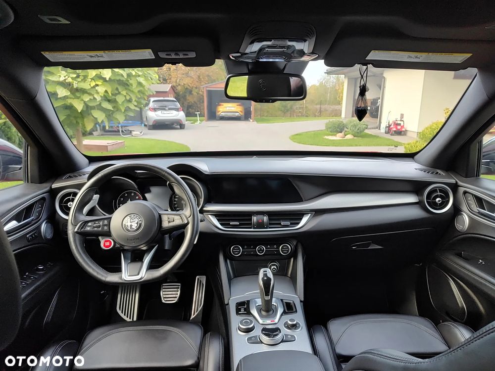 Alfa Romeo Stelvio 2.0 Turbo 16V AT8-Q4 Veloce Ti - 11