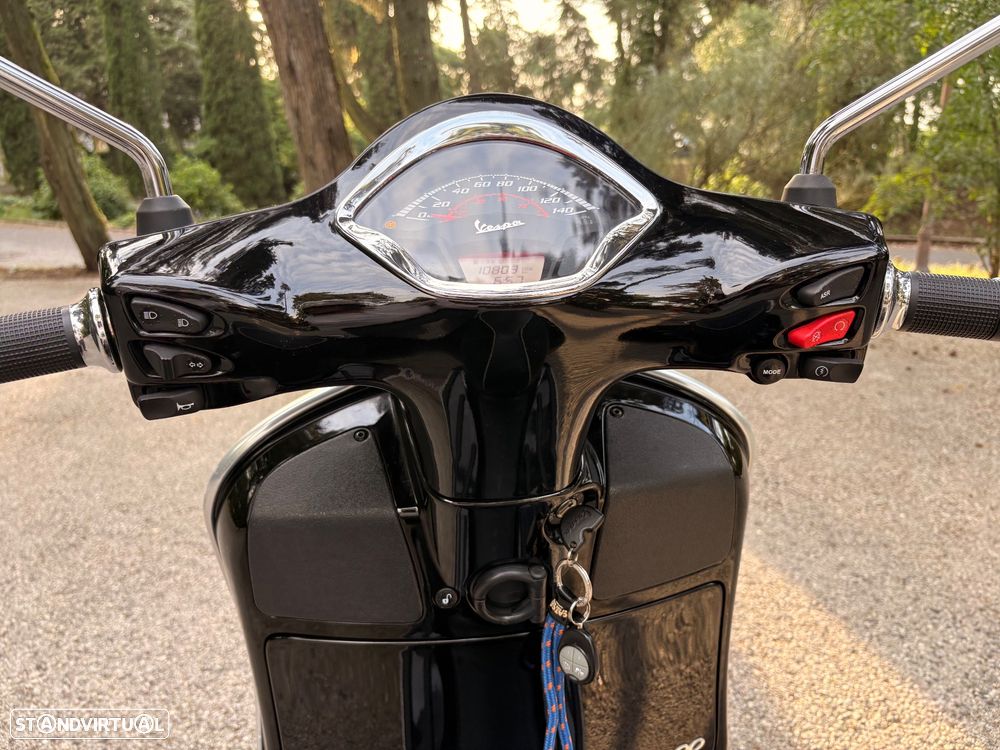 Vespa GTS Super Super - 17