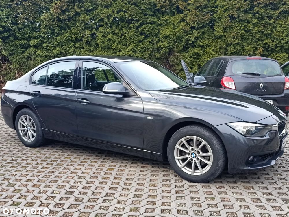 BMW Seria 3 320i xDrive Edition M Sport Shadow - 22